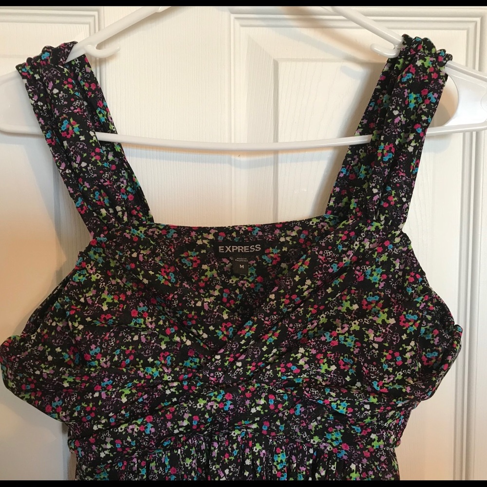 Multicolored flowing top